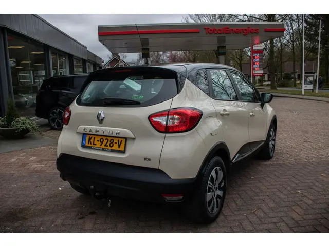 Renault Captur TCe 90 Zen 2016 Benzine 18