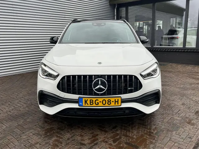Mercedes-Benz GLA 3