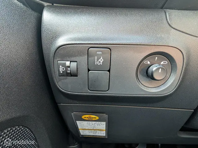 Citroën C3 1.2 PureTech S&S Shine 110PK! 2017 Benzine 24