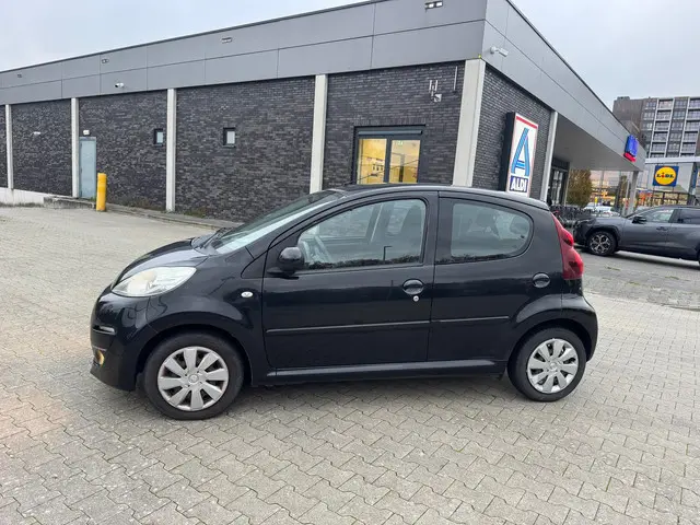Peugeot 107 1.0 Active 2013 Benzine 13