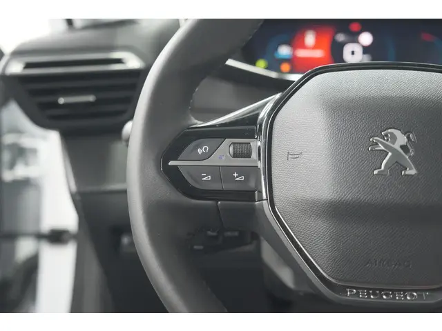 Peugeot 208 PureTech 100 Allure 2024 Benzine 31