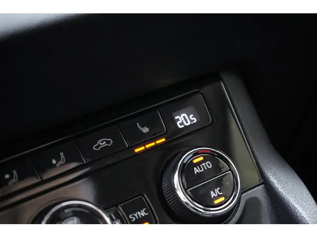 Škoda Karoq 1.5 TSI ACT Style 2021 Benzine 23