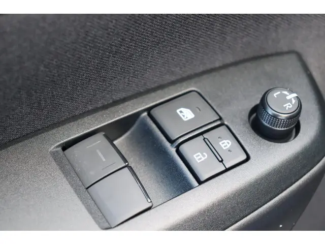 Toyota Yaris 1.5 Hybrid 115 Comfort 2025 Hybride Benzine 21