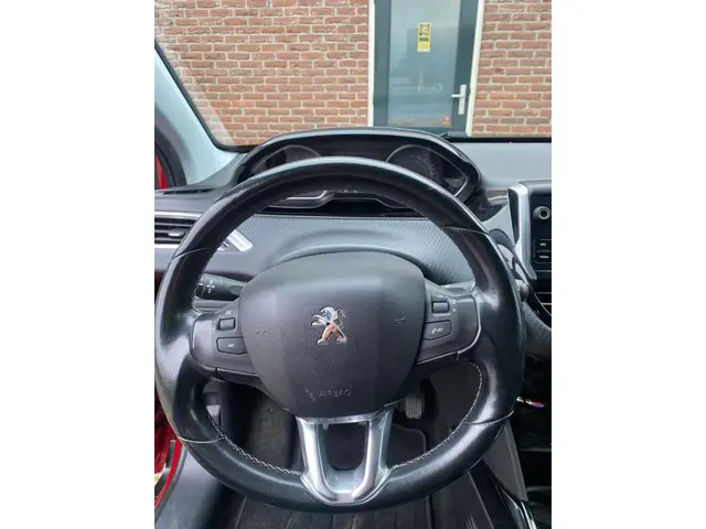 Peugeot 2008 1.2 PureTech Active 2017 Benzine 11