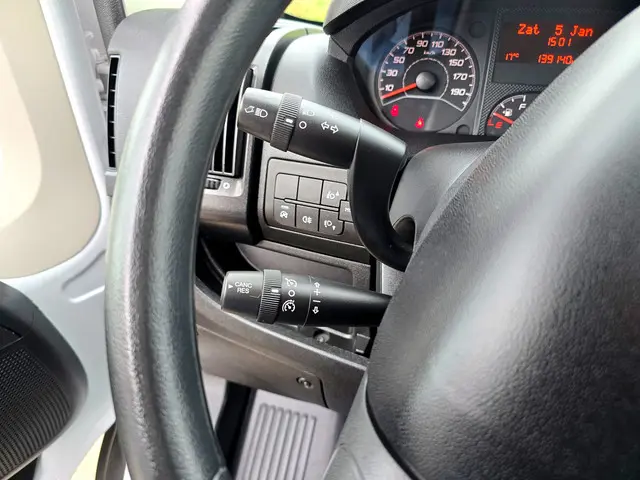 Peugeot Boxer 435 2.2 BlueHDi L4 H3 2021 Diesel 26