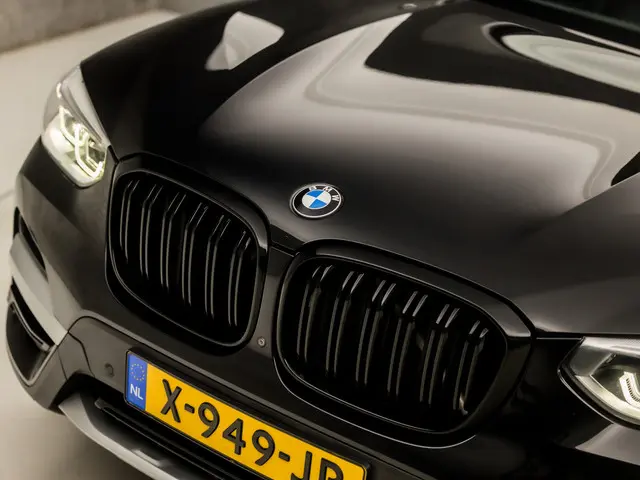 BMW X3 xDrive20i High Executive 2018 Benzine 38