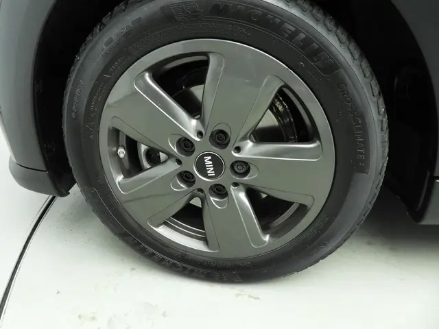 MINI 5-Deurs Cooper 2023 Benzine 39