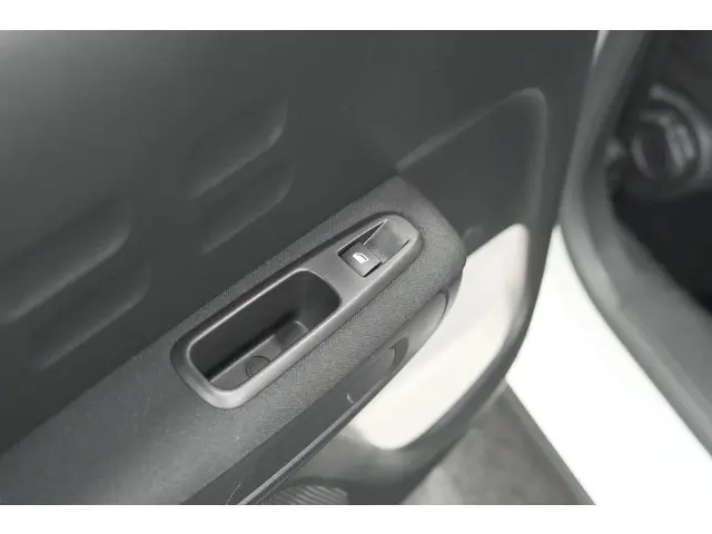 Citroën C3 PureTech 110 S&S Shine 2020 Benzine 34