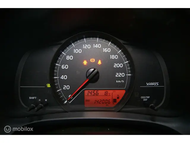 Toyota Yaris 1.0 VVT-i Now Top 5 editie 2014 Benzine 17