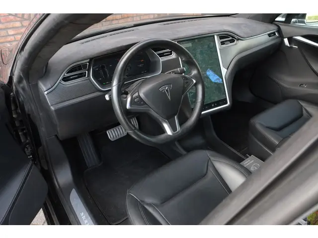 Tesla Model S P85D 700 PK 2015 Elektrisch 4