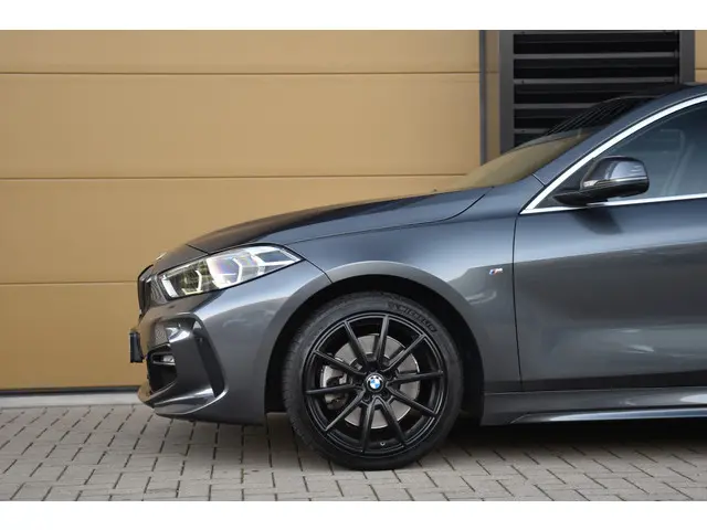 BMW 1 Serie 120i M-Sport Edition 2021 Benzine 4