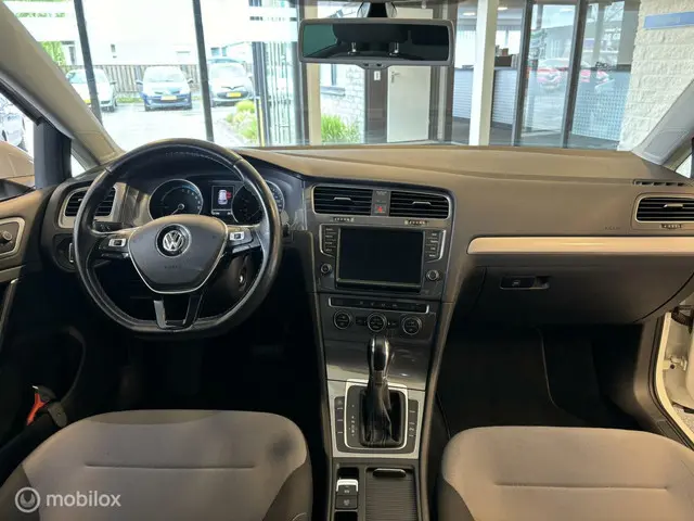 Volkswagen e-Golf , Navi , PDC V+A 2014 Elektrisch 21
