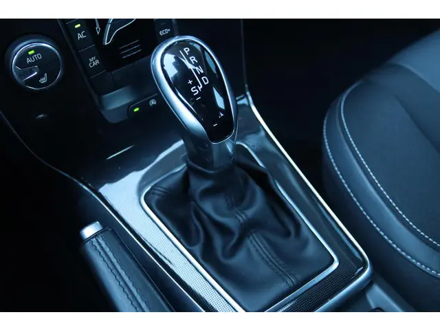 Volvo V40 1.5 T2 NORDIC+ 2017 Benzine 32