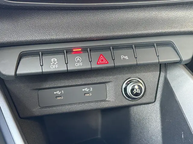 Audi A1 Sportback 30 TFSI S-Edition 2021 Benzine 35