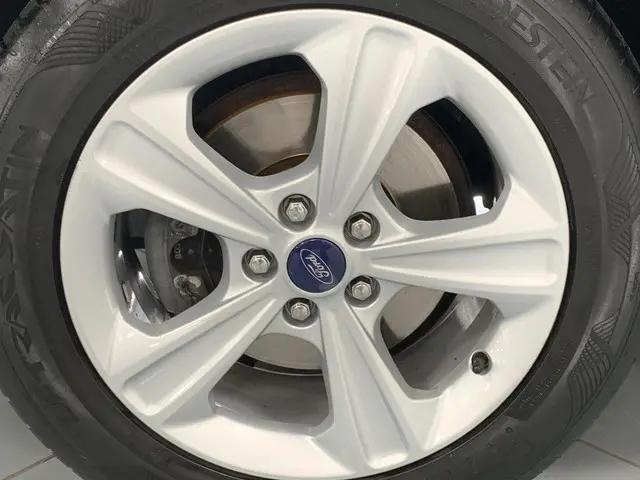 Ford Kuga 1.6 Titanium Plus 2014 Benzine 24