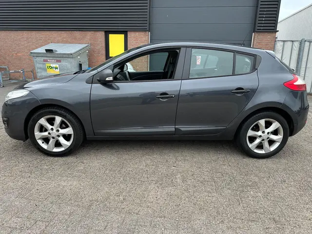 Renault Mégane 1.6 Authentique 2012 Benzine 2