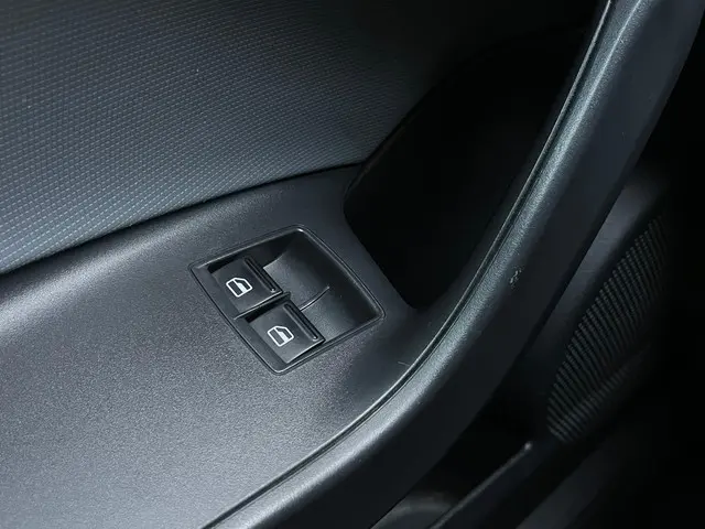 SEAT Ibiza 1.4 Style Prachtige auto 2012 Benzine 19