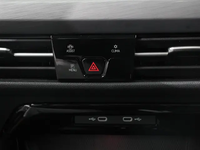 Volkswagen Golf 1.5 eTSI 150pk DSG Style 2023 Benzine 18