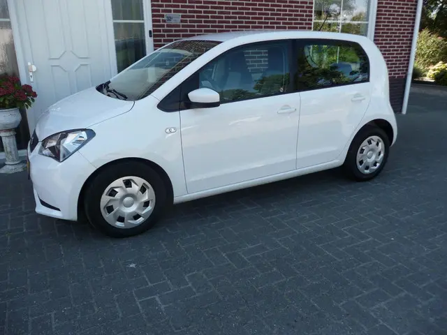 SEAT Mii 1.0 Style 2013 Benzine 6
