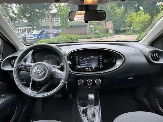 Toyota Aygo X 1.0 VVT-i S-CVT Play 2023 Benzine 13