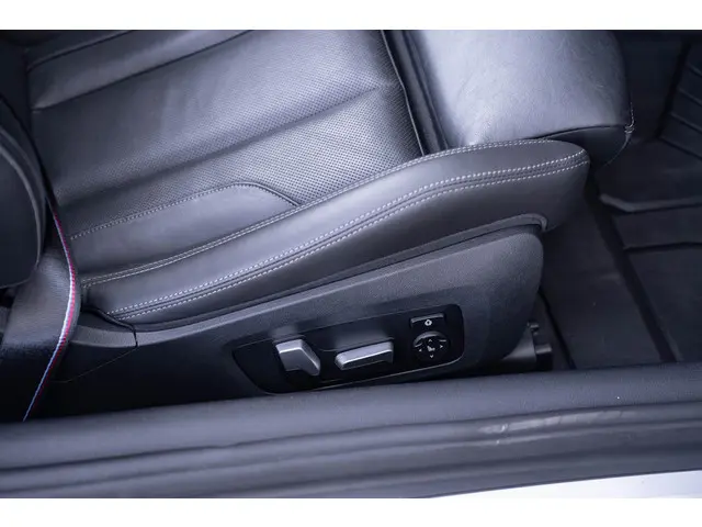 BMW 8 Serie 840d xDrive High Executive 2020 Diesel 46