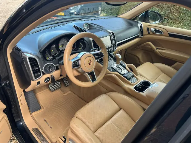 Porsche Cayenne 3.0 S E-Hybrid 2015 Hybride Benzine 24