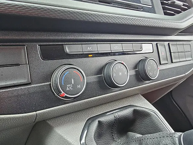 Volkswagen Transporter 2.0 TDI 2021 Diesel 10