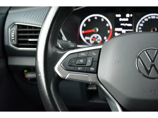 Volkswagen T-Cross 1.0 TSI Life Business 2020 Benzine 31