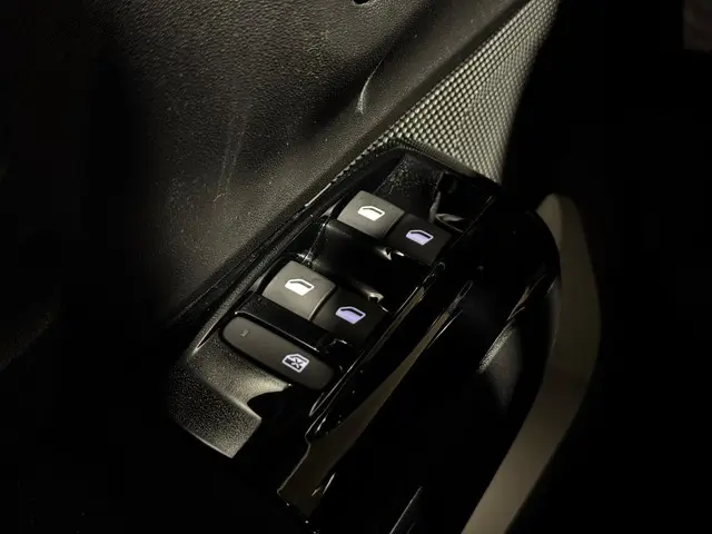 Citroën C3 1.2 PureTech S&S Shine 2017 Benzine 25