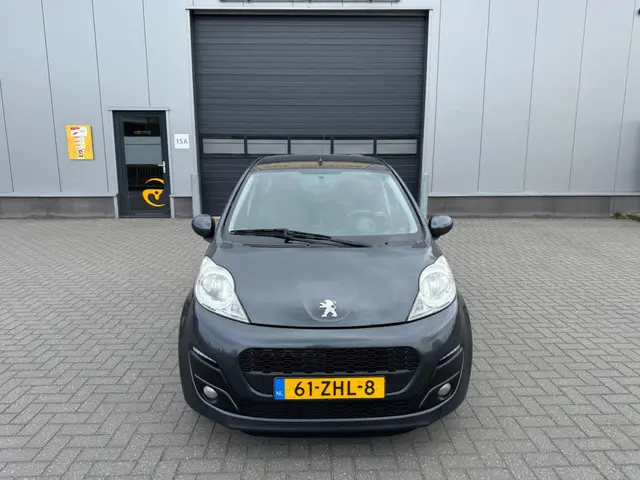 Peugeot 107 1.0 Active 2012 Benzine 2