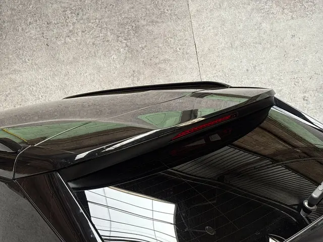 Peugeot 2008 1.2 PureTech Allure Sport 2021 Benzine 10