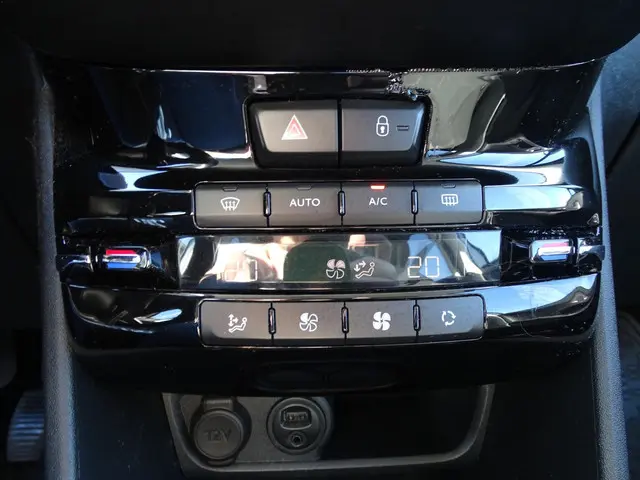 Peugeot 2008 1.2 PureTech Allure 2016 Benzine 17