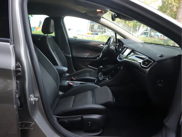 Opel Astra Sports Tourer 1.4T Innovation 2016 Benzine 17