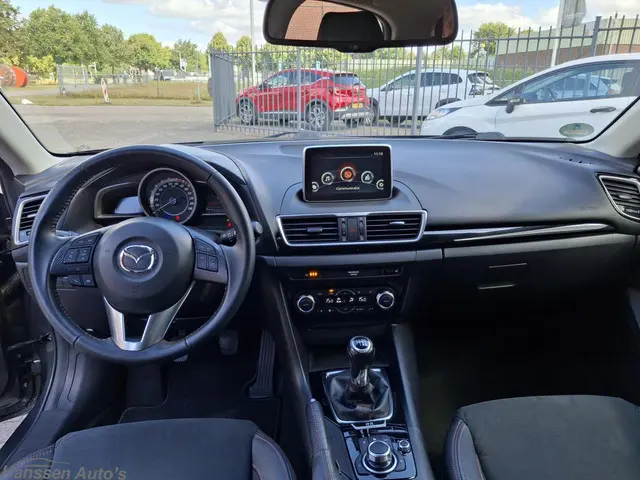 Mazda 3 3
