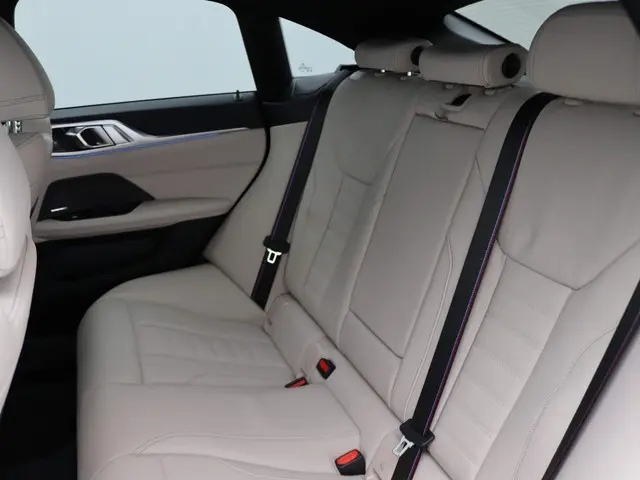 BMW i4 eDrive35 M SportPakket Pro 2024 Elektrisch 9