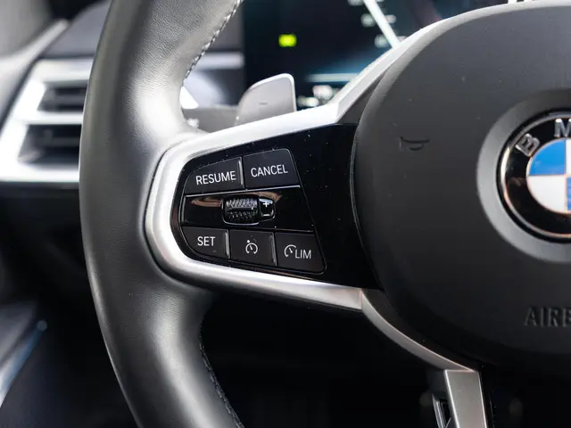 BMW 3 Serie Sedan 318i 2025 Benzine 21