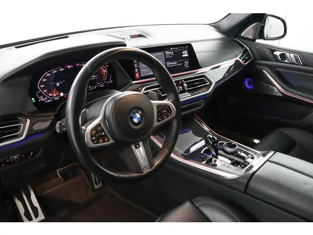 BMW X5 xDrive40i High Executive 2022 Benzine 63