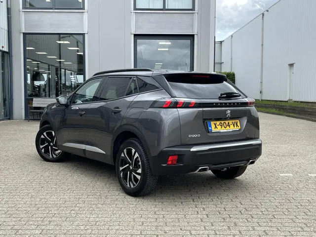 Peugeot 2008 1.2 PureTech Allure Pack 2021 Benzine 12