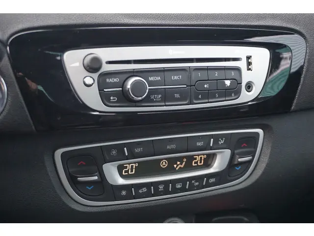 Renault Scénic 1.4 TCe Bose 2013 Benzine 13