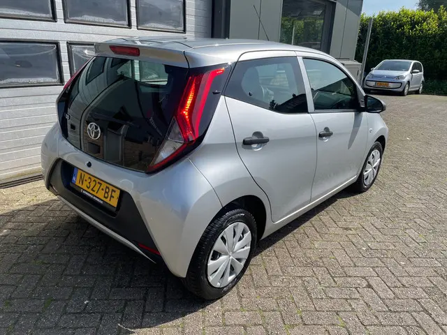 Toyota Aygo 1.0 VVT-i x-fun 2021 Benzine 4