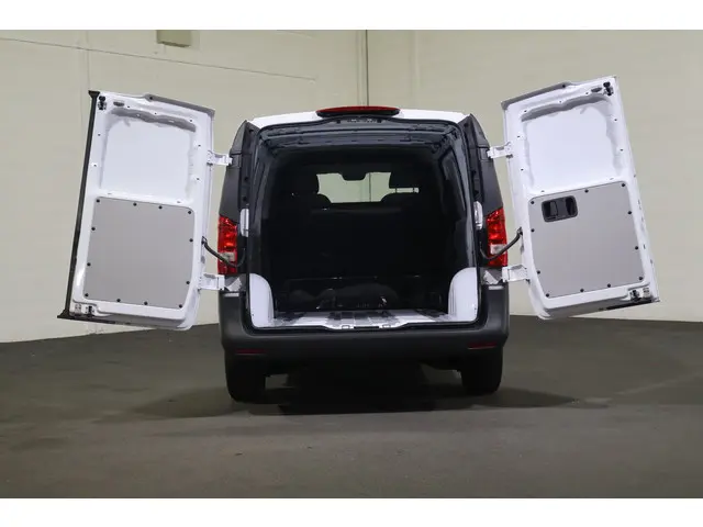 Mercedes-Benz eVito 112 L2 60 kWh 2025 Elektrisch 11