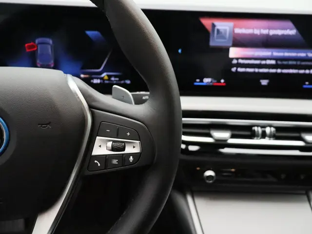 BMW 3 Serie Sedan 320e 2024 Hybride Benzine 13