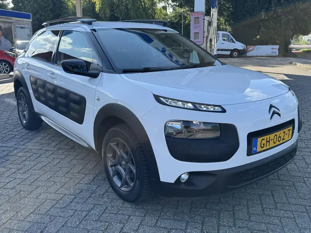 Citroën C4 Cactus 1.2 PureTech Shine 2015 Benzine 9