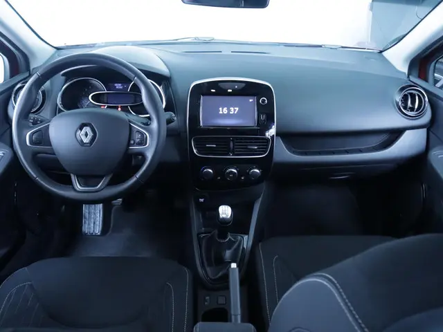 Renault Clio Estate 0.9 TCe Limited 2018 Benzine 3