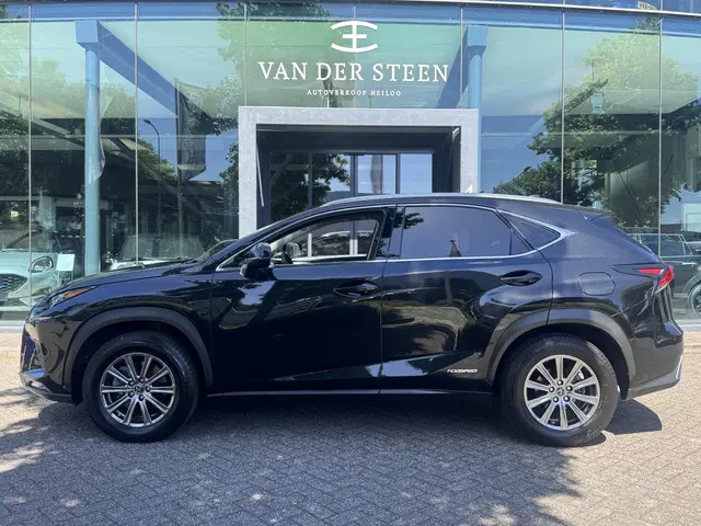 Lexus NX 300h Edition 30 2021 Hybride Benzine 5