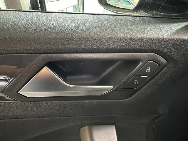 Volkswagen T-Roc 1.5 TSI Sport DSG Navi 2019 Benzine 22