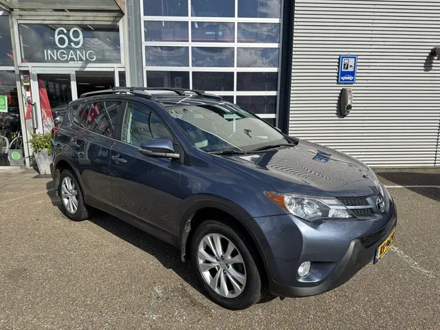 Toyota RAV4 2.5 Limited 4WD Automaat 2013 Benzine 13