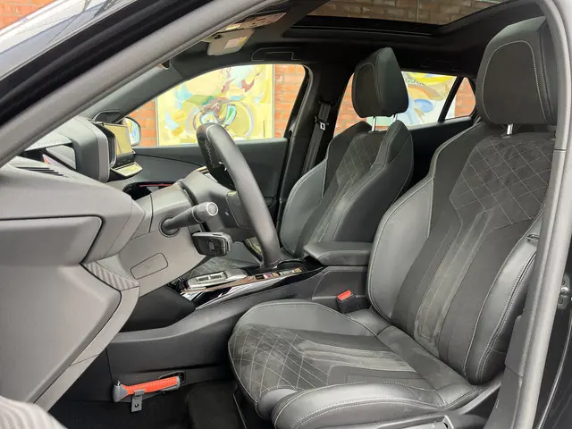 Peugeot e-2008 EV GT Pack 50 kWh 2022 Elektrisch 9