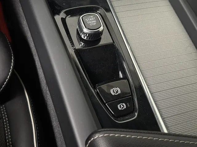 Volvo V60 2.0 B3 Plus Dark 2023 Benzine 36