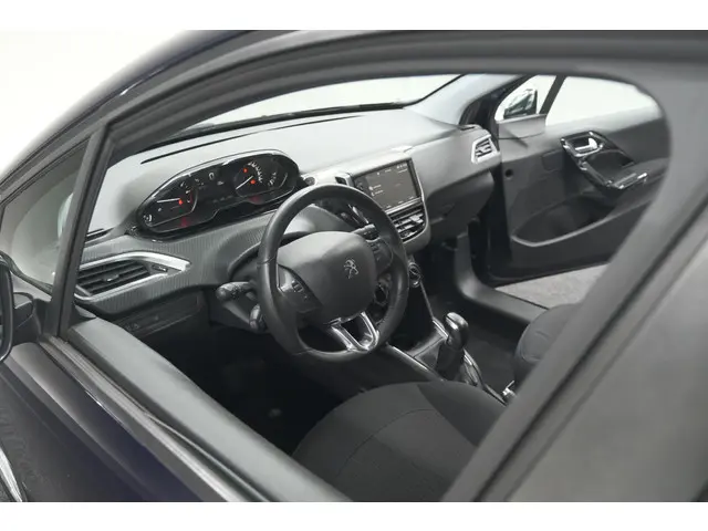 Peugeot 208 PureTech 82 Signature 2019 Benzine 60